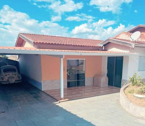 Lindoia Casa | Casa de 2 quartos no Circuito das Aguas - Churrasqueira, fogão e forno a lenha