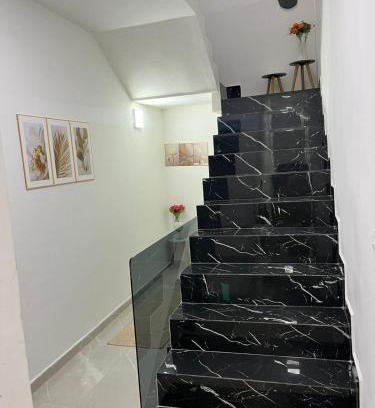 Vargem Pequena Casa | Casa de alto padrão perto da praia