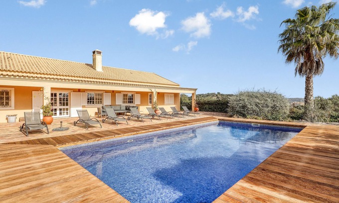Concelho Villa | Casa de Apra by Portucasa