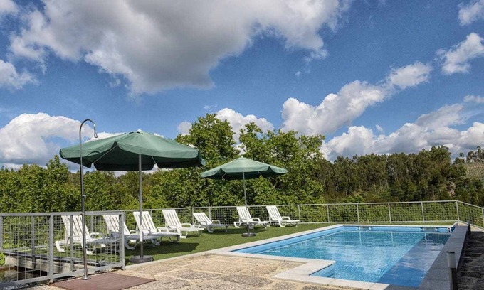 Molares Casa | Casa de Vacaciones T5 con Barbecue y Piscina Privada