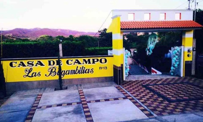 Acatlán Casa | Casa de campo “Las Bugambilias”.
