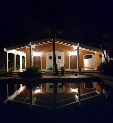 Amparo Casa | Casa de Campo Pinheirinhos - Chácara Leticia em Serra Negra