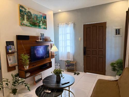Mati Casa | Casa de Dahican, 2BR House with generator - near Dahican beach