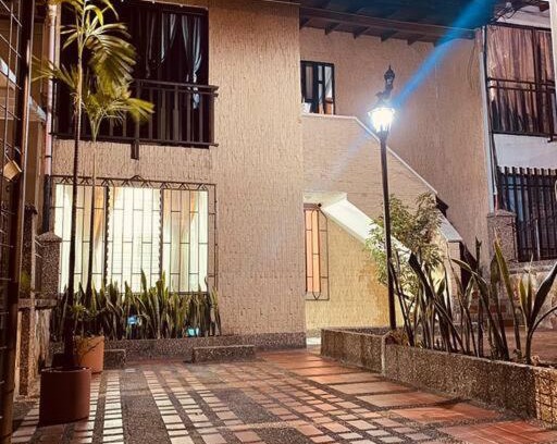 Robledo Casa | Casa de Descanso en Medellín