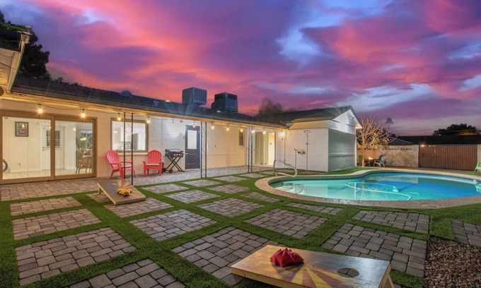 New Papago Parkway Casa | Casa de Encanto Private Pool Arizona Oasis +Pet Friendly