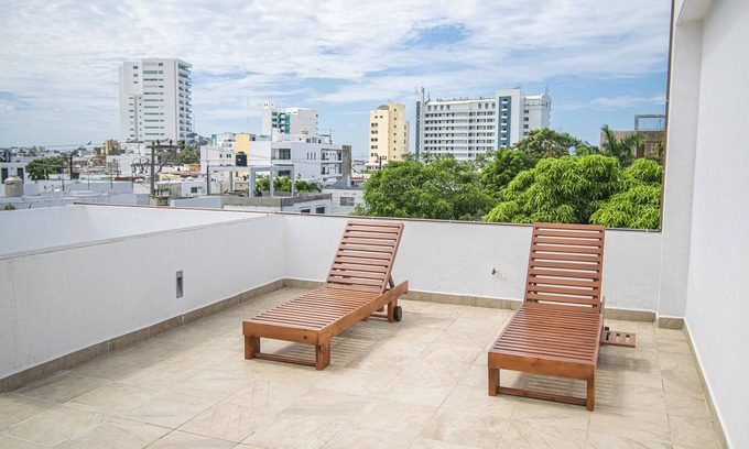 Colonia Ferrocarrilera Casa | Casa de Flamingos * Neighborhood living close to the Malecon