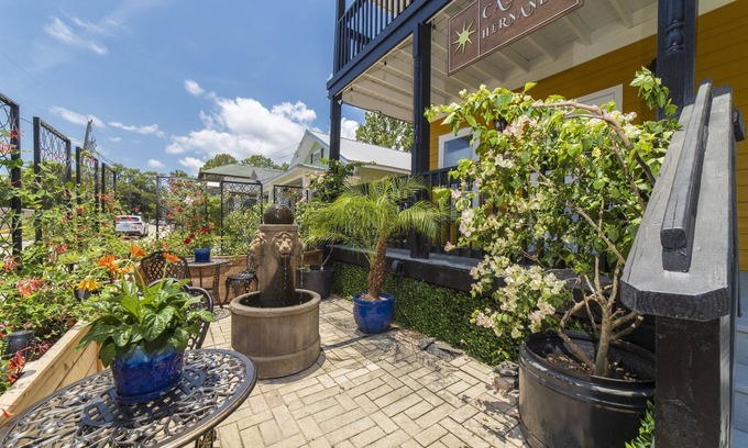 Downtown Historic District Casa | Casa De Hernandez-Boutique Hotel-Hierro-Luxe Queen