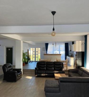 Rieni Casa | Casa de la Baltă