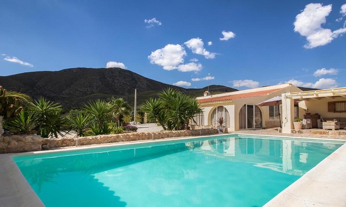 Hondón de los Frailes Cama Y Desayuno | Casa de la Piña