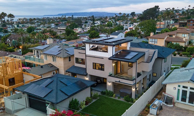 Sunset Cliffs Casa | Casa de Lomas by the Beach