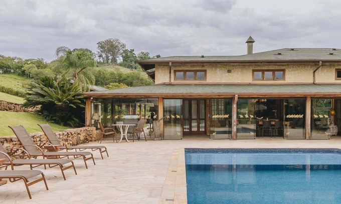 Amparo Casa | Casa em Amparo com Piscina e Conforto