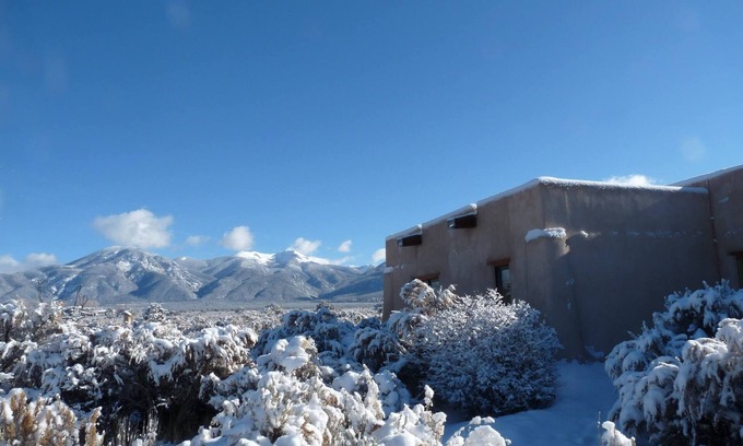 El Prado Casa | Casa De Luz-1. 3+ Acre-AIR CONDITIONING-Fenced Yard-Hot Tub-Wifi-Mountain Views