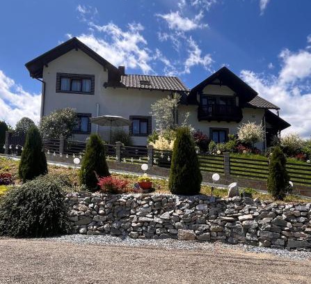 Sadova Casa | Casa de pe Deal
