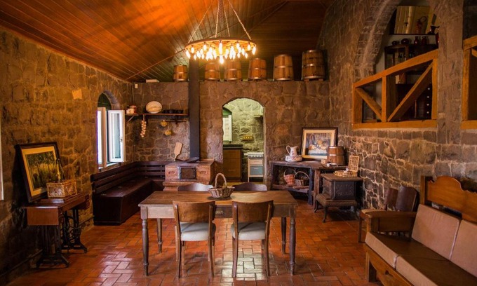Caminhos da Eulalia Casa | Casa de Pedra Mena Kaho