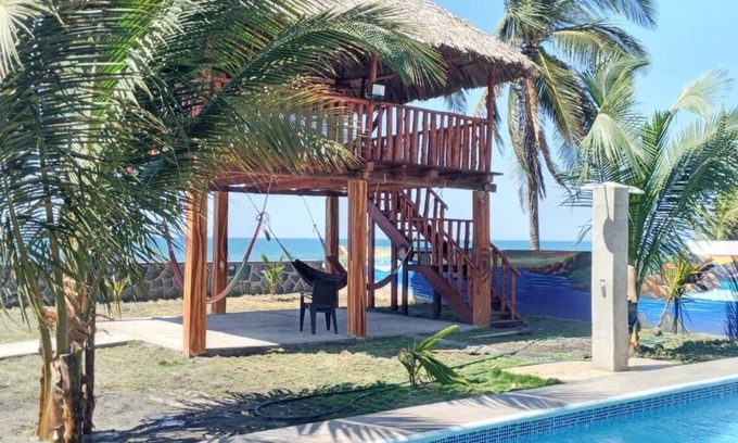 San Luis Talpa Villa | Casa de Playa los Almendros