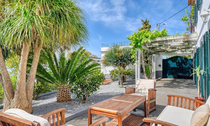 Canhas Casa | Casa de Ponte, a Home in Madeira
