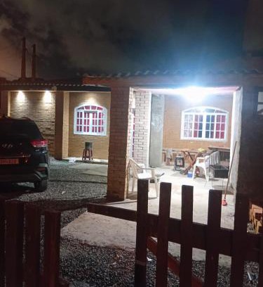 Sao Francisco do Sul Casa | CASA DE PRAIA,750M DA PRAIA, TIPO CABANA, RÚSTICA e CONFORTAVEL
