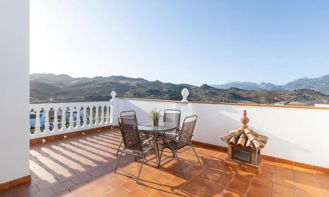 Montecorto Casa | Casa de Teones con piscina privada