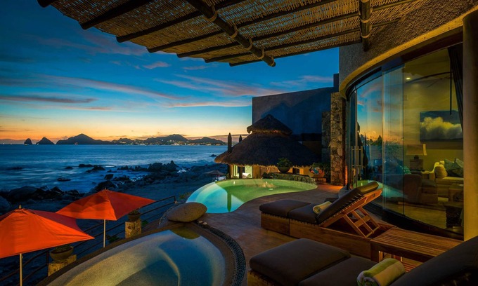 Cabo Bello Villa | Casa del Arco - Gorgeous Sunset Views and 5 minutes from downtown CSL!