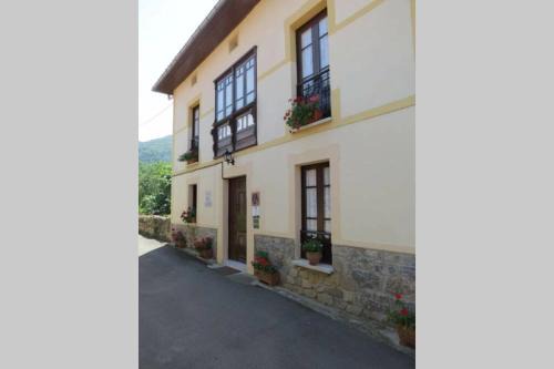 El Cueto Casa | Casa del Cuetu. Traditional village house in Asturias