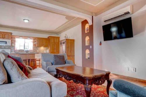 San Felipe Casa | CASA DEL MAR- Sleeps 16, Pool, AC, Wi-Fi, Near Malecón