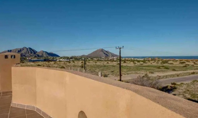 Primera Sección Casa | CASA DEL MAR‣ Sleeps 14 ‣ AC ‣ WiFi ‣ Near Malecón