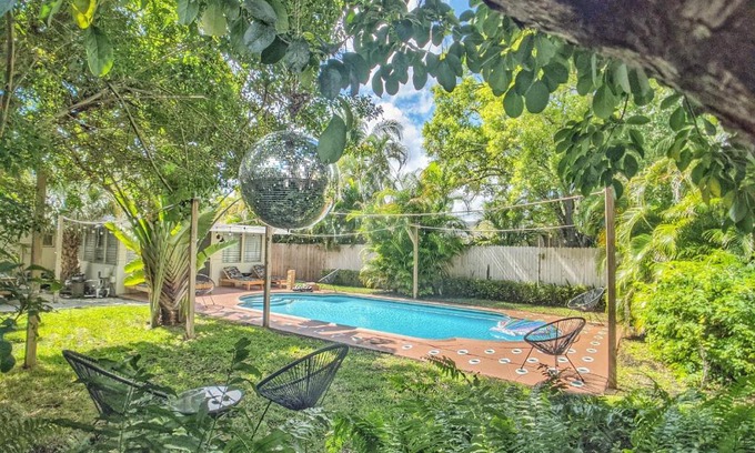 Downtown Fort Lauderdale Casa | Casa del Ojo - 3 King beds - Sun-soaked pool