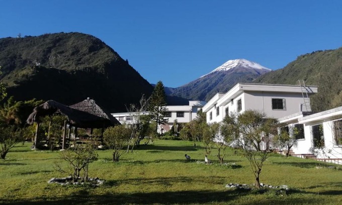 Baños de Agua Santa Hotel | Casa del Peregrino Santo Thomas