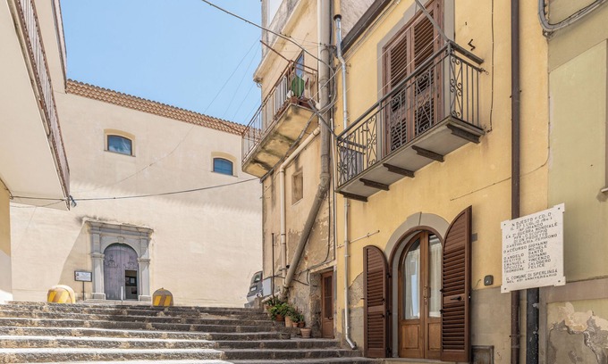 Sperlinga Casa | Casa Del Sarto