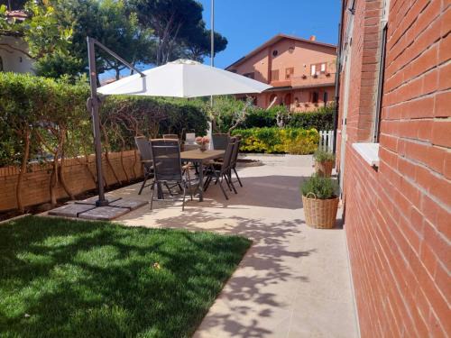 Marina di Pisa Apartamento | CASA del SOLE APARTMENTS with garden