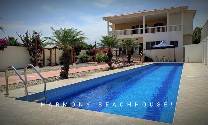 Data de Villamil Casa | Casa deluxe con piscina y salida directa a la playa en general villamil playas ecuador