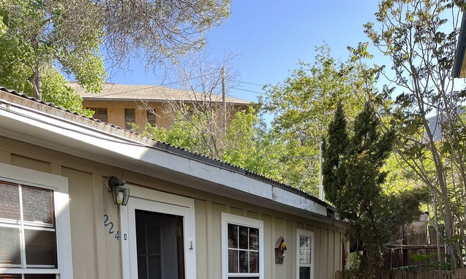 Bisbee Cabaña | Casa Descanso Rustic Traditional 115 Year Old 1 Br+Miner's Shack