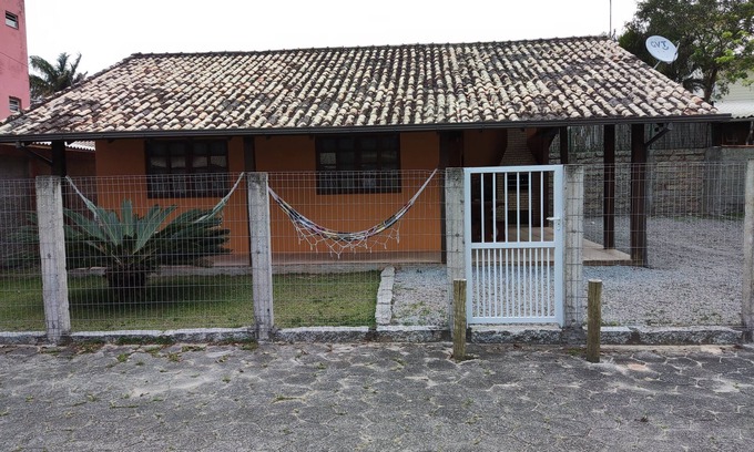 Guarda do Embau Casa | Casa do Marquinho - Aire acondicionado, TV por cable e Internet