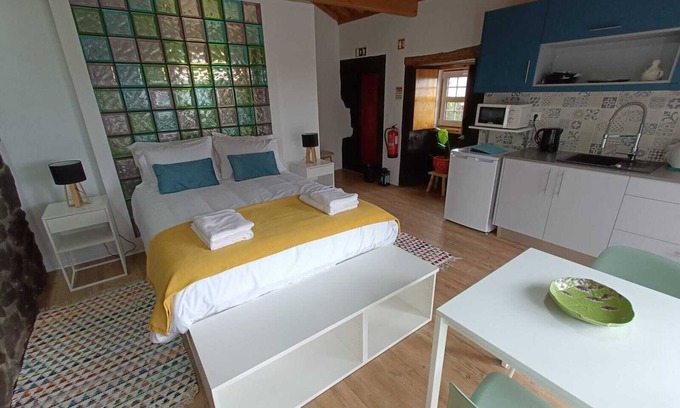 Angra do Heroismo Apartamento | Casa do Poço - Little house, located in the heart of a calm and rural village.