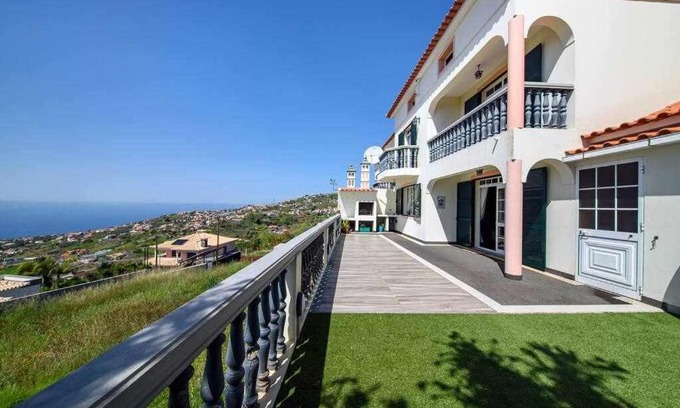 Canhas Casa | Casa do Tornadouro by Mth