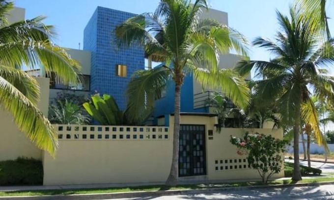 Bacocho Casa | Casa Donna is a show place in a superb location.