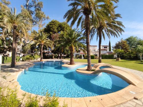 Denia Casa | Casa dos piscinas y jardín privado, fibra 1 Gb
