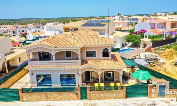 Lagos Villa | Casa dos Sonhos - with pool, BBQ and pizza oven
