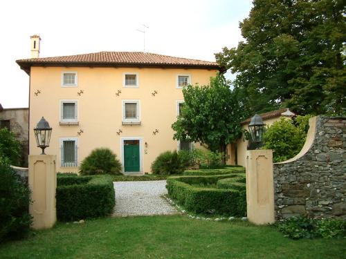 Corno di Rosazzo Cama Y Desayuno | Casa Due Tigli B&B