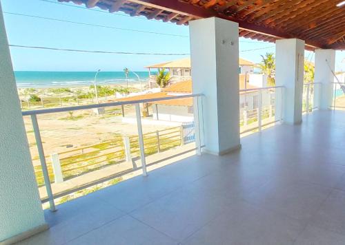 Luis Correia Casa | Casa duplex beira mar reformada com piscina no Peito Moça