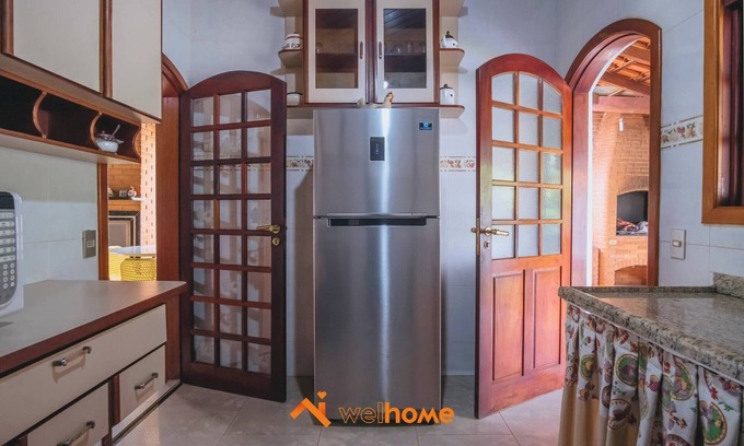 Aguas de Santa Barbara Casa | Casa em Santa Bárbara com piscina e forno a lenha