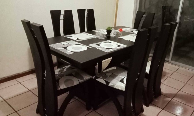 Loja Casa | Casa en Condominio, con Parking Privado