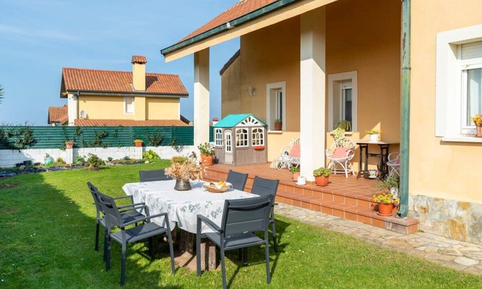 Liencres Chalet De Esquí | Casa en Liencres con jardin