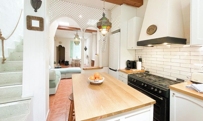 Tavernes de la Valldigna Casa | Casa Estilo Oriental a 6,5 km de la Playa
