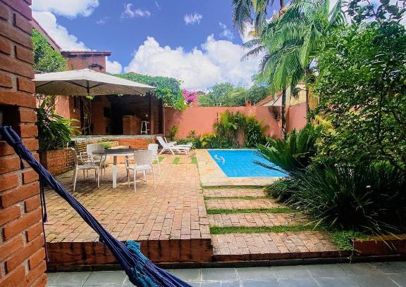 Carapicuiba Casa | Casa espaçosa a apenas 30 minutos de SP