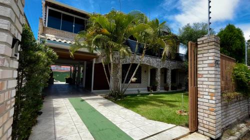 Capivari Casa | Casa espaçosa com sala de jogos interna e externa