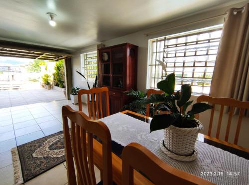 Encantado Casa | Casa espaçosa próxima ao centro