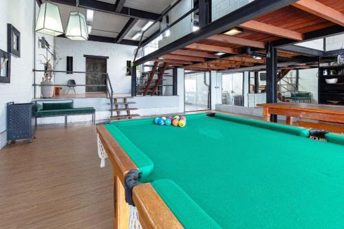 Portal da Ferradura Apartamento | Casa Estilo Industrial em Búzios