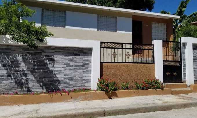 La Cienaga Casa | Casa familiar, buen vecindario, cerca la playa