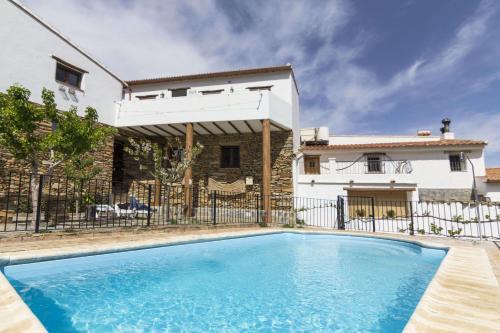 Laroya Casa | casa familiar matasiete - with swimming pool